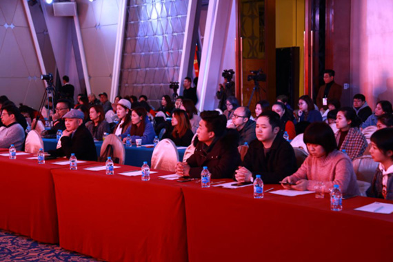 《蓝天下的至爱》受到政府、各大慈善基金会，以及社会名人的深切关注